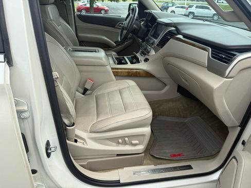 Used 2015 GMC Yukon Denali w/ Premium Package AWD/4WD image 22