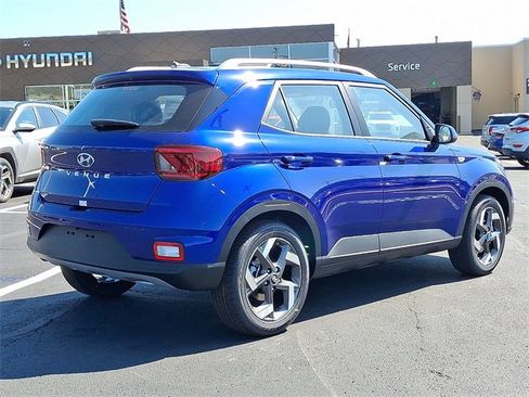 New 2025 Hyundai Venue SEL image 4