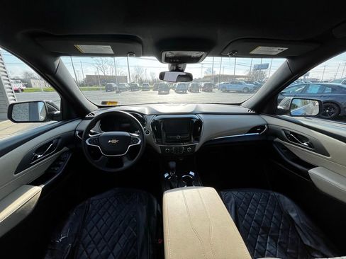 Used 2023 Chevrolet Traverse LS image 10