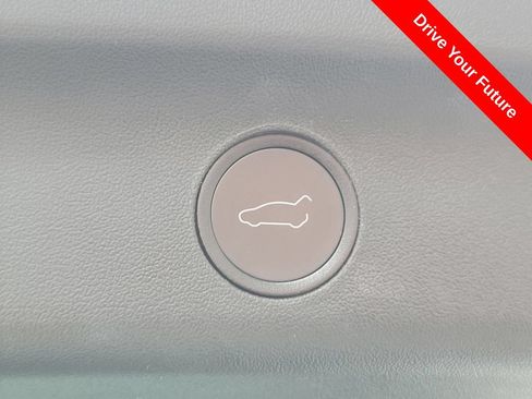 Used 2021 Tesla Model Y Long Range AWD/4WD image 22