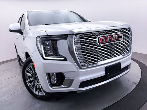 Used 2024 GMC Yukon Denali w/ Advanced Technology Package AWD/4WD image 12