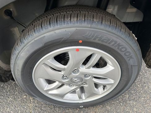 New 2026 Hyundai Venue SE image 19