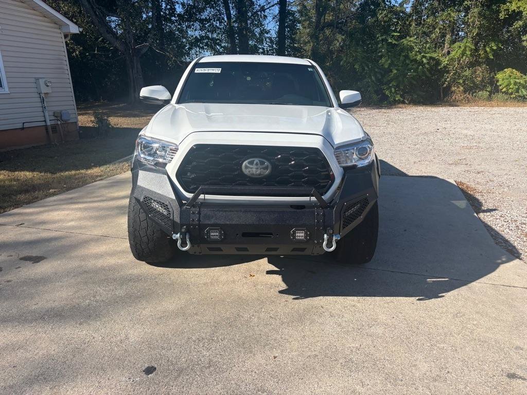 Used 2019 Toyota Tacoma TRD Off-Road w/ Technology Package AWD/4WD image 9
