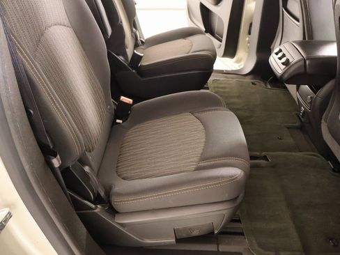 Used 2014 Chevrolet Traverse LT image 14