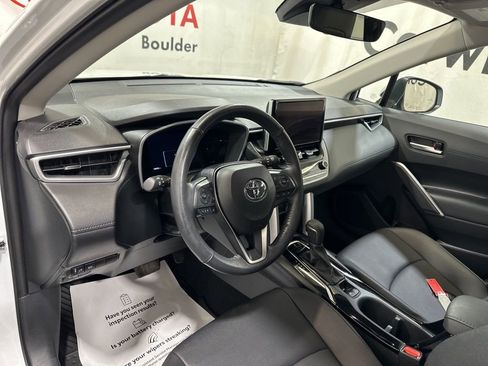 Used 2023 Toyota Corolla Cross XLE w/ Convenience Package image 25
