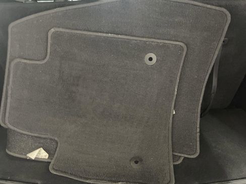 Used 2021 GMC Acadia SLE w/ Driver Convenience Package image 23