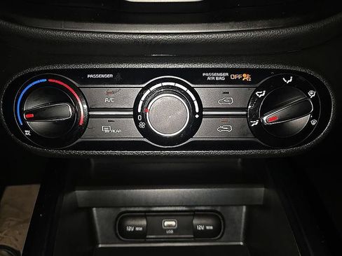 Used 2023 Kia Soul LX FWD image 24