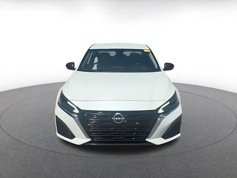 Used 2025 Nissan Altima 2.5 SV FWD image 4