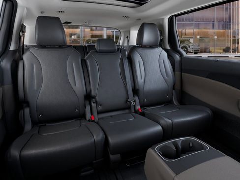 New 2026 Kia Carnival SX image 16