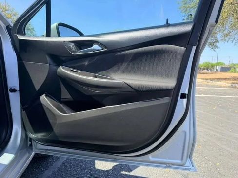 Used 2017 Chevrolet Cruze LT FWD image 30