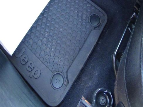 Certified 2024 Jeep Compass Trailhawk w/ Sun and Sound Group image 22