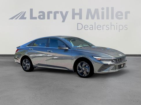 New 2026 Hyundai Elantra SEL Sport FWD image 10