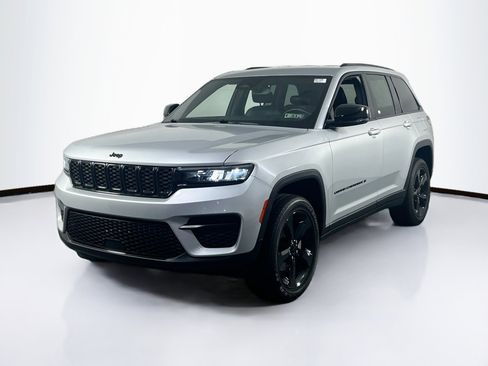 Used 2022 Jeep Grand Cherokee Altitude AWD/4WD image 1