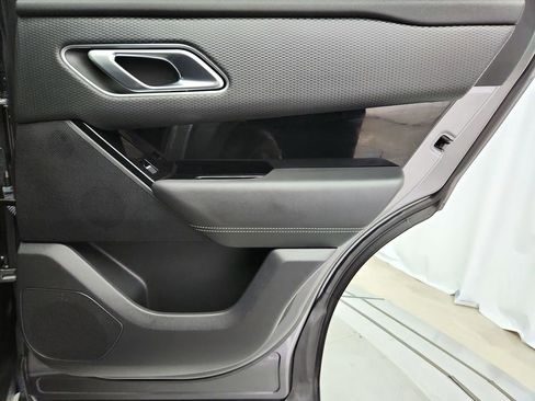 Used 2019 Land Rover Range Rover Velar S AWD/4WD image 33