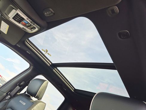 New 2026 RAM 1500 Laramie AWD/4WD image 9