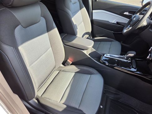 New 2026 Chevrolet Trax LT w/ Driver Confidence Package FWD image 10
