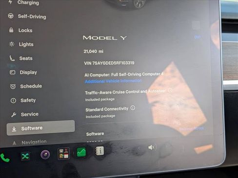 Used 2024 Tesla Model Y 2WD image 15