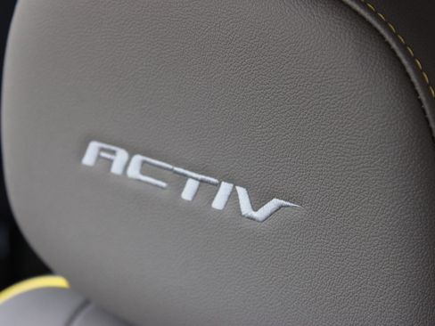 New 2026 Chevrolet Trax ACTIV w/ Sunroof Package FWD image 30