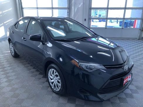 Used 2019 Toyota Corolla LE image 35