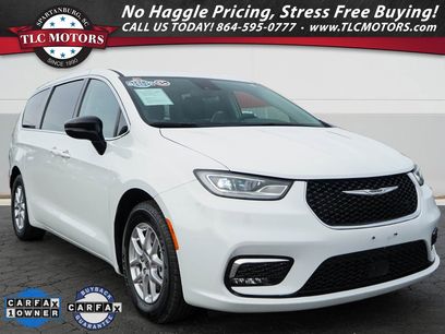 Used 2024 Chrysler Pacifica Touring-L