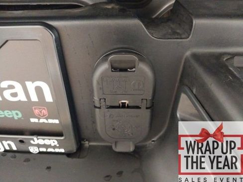 Used 2024 RAM 2500 Big Horn w/ Bed Utility Group image 29