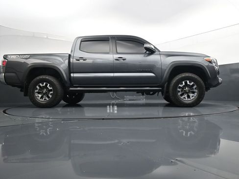 Used 2020 Toyota Tacoma TRD Off-Road AWD/4WD image 34