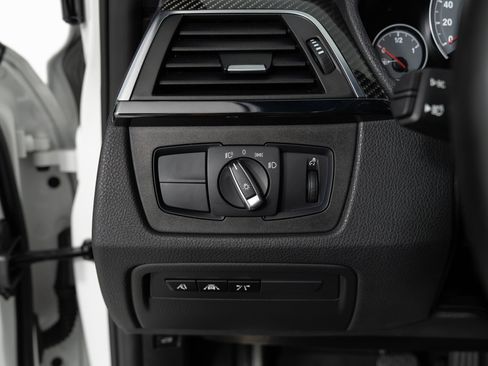 Used 2018 BMW M3 RWD image 32