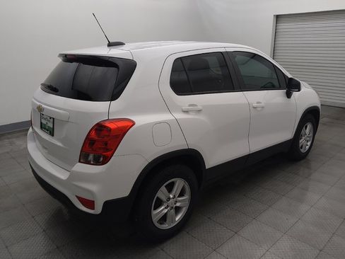 Used 2021 Chevrolet Trax LS w/ Tint and Cruise Package FWD image 9