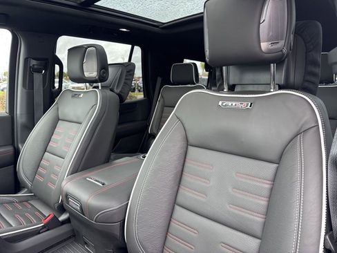 Used 2025 GMC Yukon AT4 Ultimate image 12
