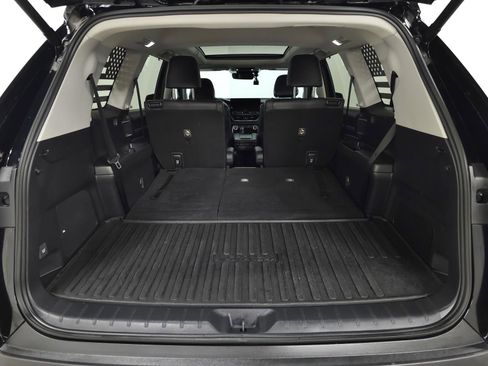 Used 2024 Toyota Grand Highlander Limited image 8