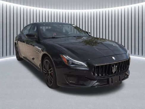 Used 2023 Maserati Quattroporte Modena Q4 AWD/4WD image 1