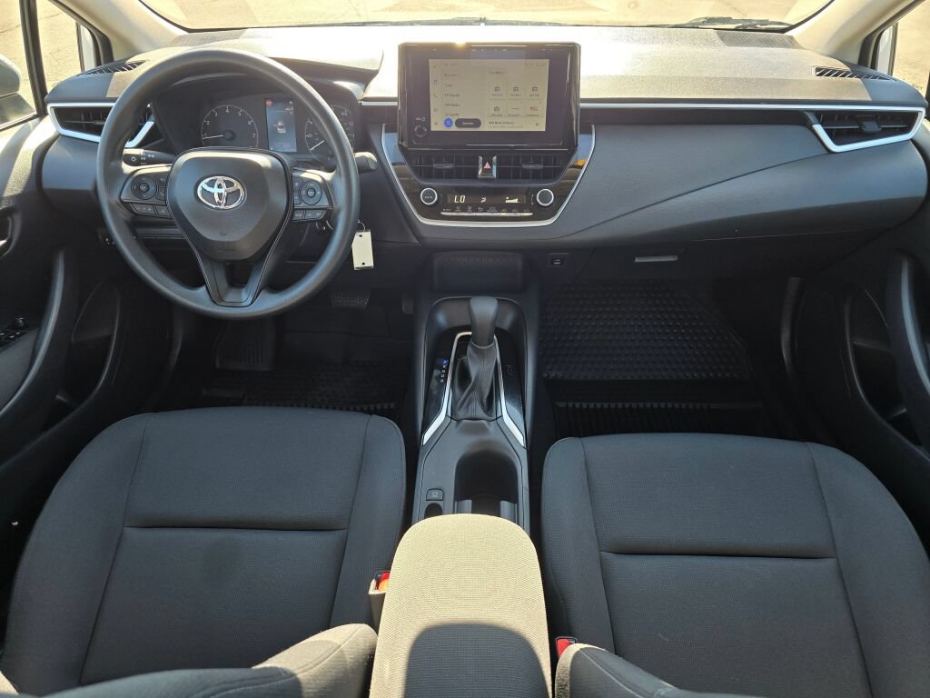 Used 2025 Toyota Corolla LE FWD image 16