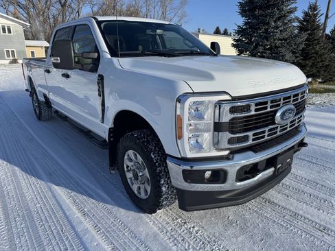 Used 2023 Ford F350 XLT w/ Camper Package image 3