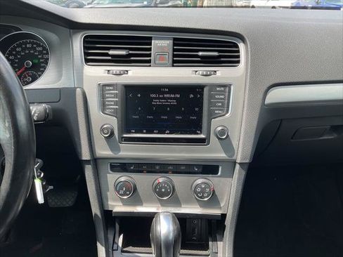 Used 2017 Volkswagen Golf S AWD/4WD image 21