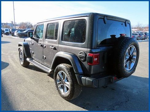 Used 2018 Jeep Wrangler Unlimited Sahara w/ Dual Top Group image 5