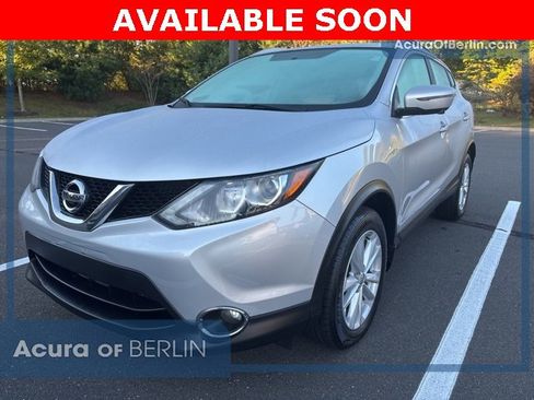 Used 2018 Nissan Rogue Sport SV w/ SV Technology Package image 1