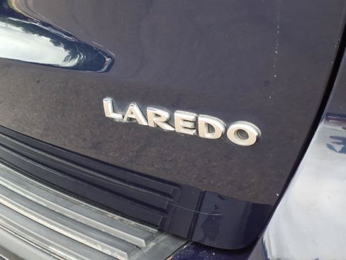 Used 2018 Jeep Grand Cherokee Laredo AWD/4WD image 26