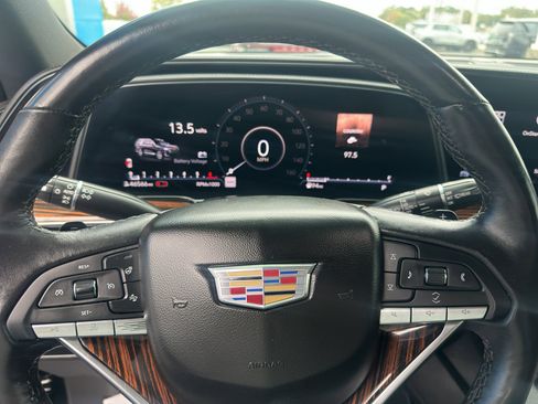 Used 2021 Cadillac Escalade Premium Luxury image 29