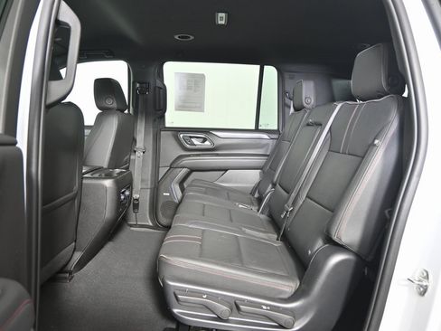 Used 2023 Chevrolet Suburban RST image 18