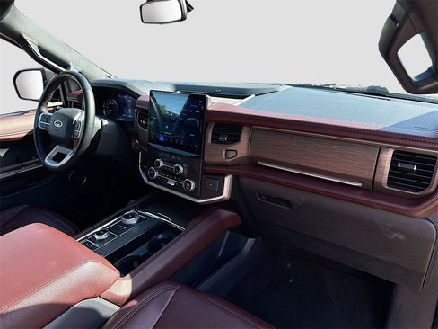 Used 2024 Ford Expedition Max Limited image 33