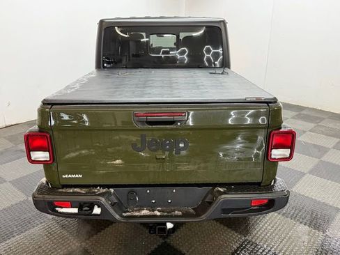 Used 2022 Jeep Gladiator Sport image 10