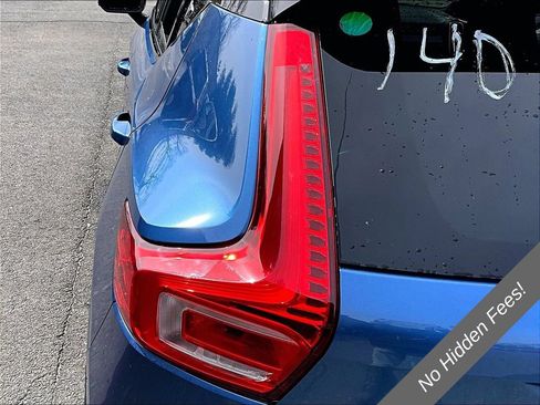 Used 2021 Volvo XC40 T5 R-Design w/ Climate Package AWD/4WD image 27