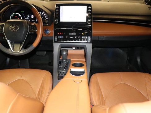 Used 2021 Toyota Avalon Limited w/ Advanced Safety Package FWD image 17