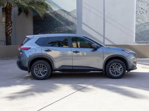 Used 2023 Nissan Rogue S FWD image 3