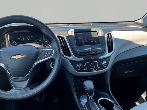 Used 2021 Chevrolet Equinox LS w/ LS Convenience Package FWD image 9