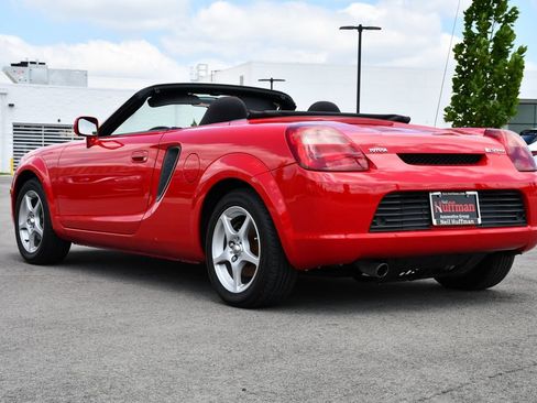 Used 2001 Toyota MR2 RWD image 6