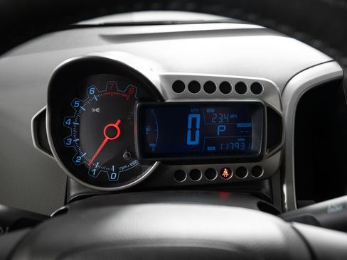 Used 2015 Chevrolet Sonic LTZ image 32