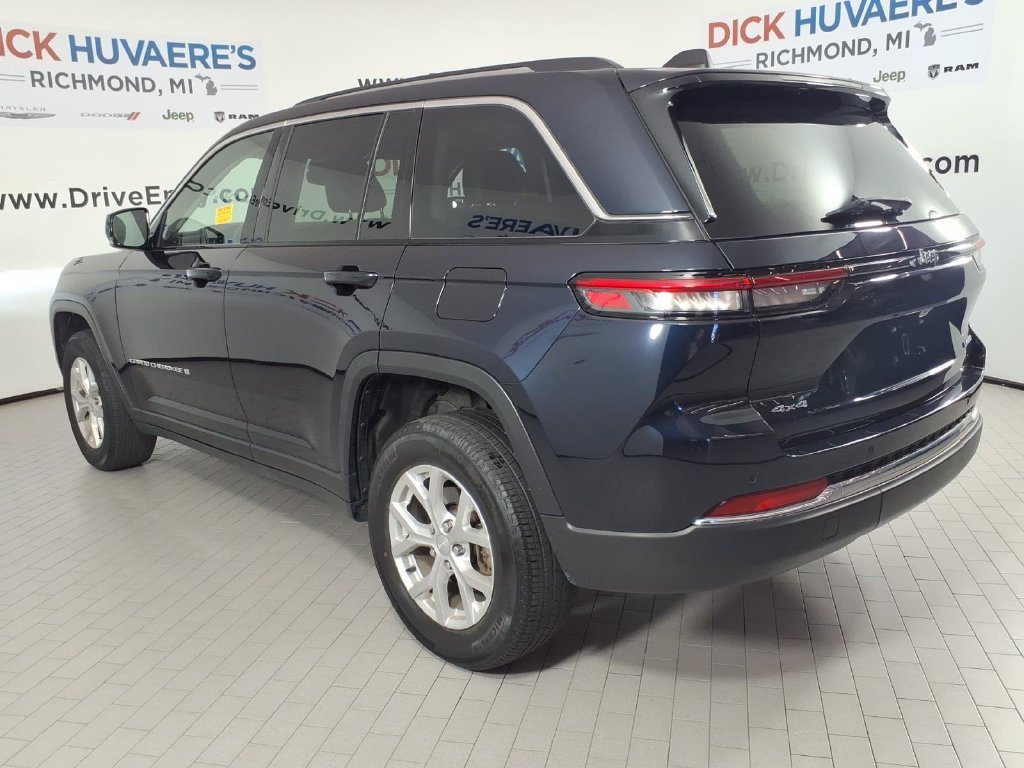 Used 2023 Jeep Grand Cherokee Limited AWD/4WD image 6