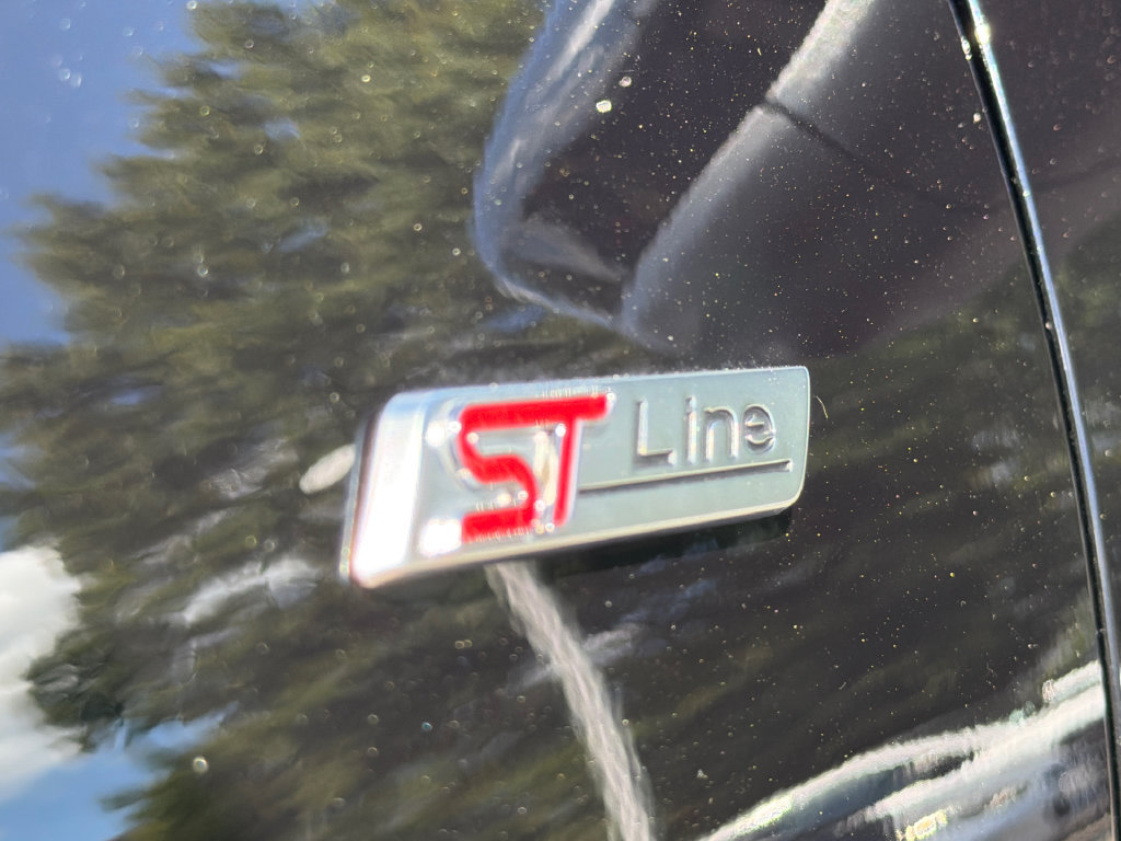 Used 2023 Ford Escape ST-Line Elite w/ Premium Technology Package AWD/4WD image 15
