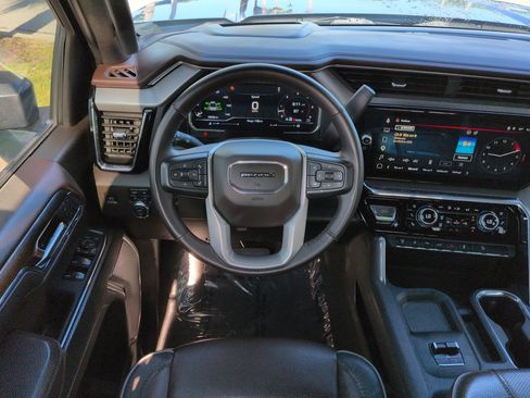 Used 2024 GMC Sierra 3500 Denali w/ Denali Reserve Package AWD/4WD image 15